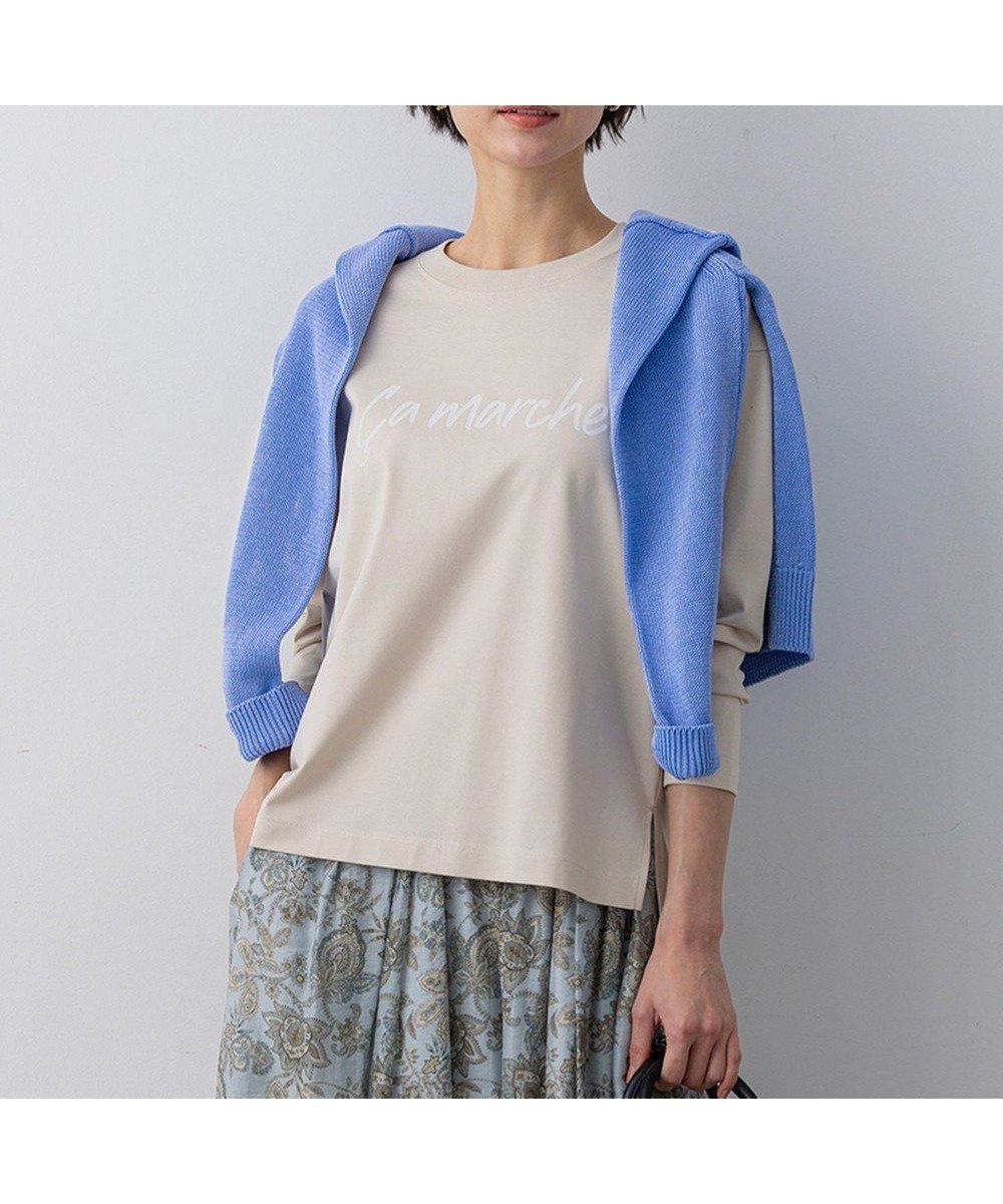 【23区/NIJYUSANKU】のCa marche ロゴ ロングTシャツ インテリア・キッズ・メンズ・レディースファッション・服の通販 founy(ファニー) 　ファッション　Fashion　レディースファッション　Fashion for Women　トップス・カットソー　Cut & Sew Tops　シャツ・ブラウス・オフィスカジュアル　Elegant Blouses & Button-Ups　ロングTシャツ・Tシャツ　Longline T-Shirts & Tees　カットソー・ベーシックTシャツ　Cut-and-Sewn Tops / Stretch Tees & Basics　春　Spring　カットソー　Cut and Sewn Top　シンプル　Simple, Minimal　ジャケット　Jacket, Outerwear　スリーブ　Sleeve, Long Sleeve / Short Sleeve　ロング　Long, Long-Length　S/S・春夏　SS, Spring/Summer, Warm Season　おすすめ　Recommended / Our Picks　夏　Summer　エレガント 上品　Elegant　2026年　2026　ベージュ系|ID: prp329100004881452 ipo3291000000036435003