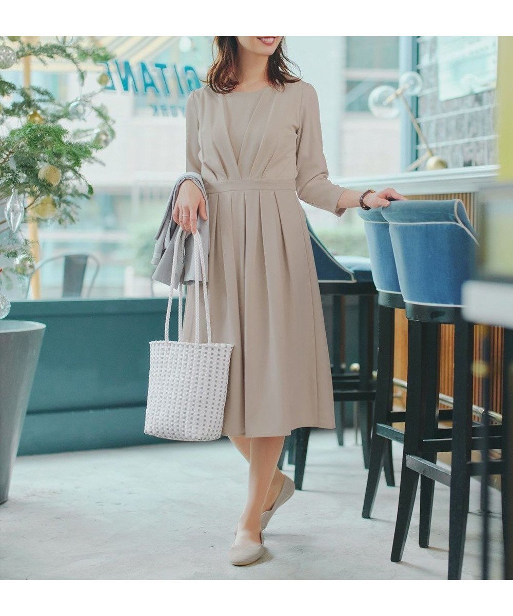 【ティアクラッセ/Tiaclasse】の【おのののかさん着用】半袖 長袖選べる袖丈・タックフレアワンピース インテリア・キッズ・メンズ・レディースファッション・服の通販 founy(ファニー) 　ファッション　Fashion　レディースファッション　Fashion for Women　ワンピース　Dresses　アクセサリー　Fashion Accessories　ウォッシャブル　Machine Washable　春　Spring　洗える　Machine Washable　秋　Autumn　カーディガン　Cardigan, Knitwear　シューズ　Shoes, Footwear　チュニック　Tunic, Long Top　長袖　Long Sleeve, Full Sleeve　フレア　Flare, Flared　フロント　Front, Front Design　ベーシック　Basic, Essential　ポケット　Pocket, Pocket Detail　半袖　Short Sleeve, Half Sleeve　ラウンド　Round, Round Neck　楽ちん　Easy Fit, Comfortable　A/W・秋冬　Autumn/Winter　S/S・春夏　SS, Spring/Summer, Warm Season　再入荷　Restock / Back in Stock　夏　Summer　エレガント 上品　Elegant　セレモニー　Ceremony　入学式　Entrance Ceremony　新作・新入荷　New Arrivals / New In　ビジネス 仕事 通勤　Business / Work / Commuting　長袖グレージュ|ID: prp329100004881658 ipo3291000000036436868