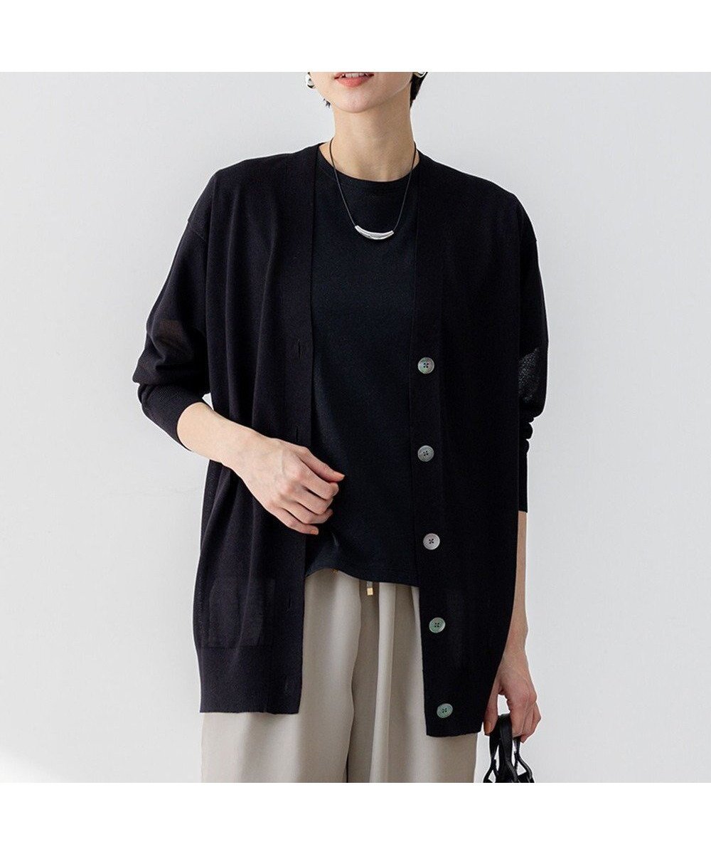 【23区/NIJYUSANKU】の【CanCam10月号掲載/CLASSY.10月号掲載】シャイニーシアー カーディガン インテリア・キッズ・メンズ・レディースファッション・服の通販 founy(ファニー) 　雑誌掲載アイテム　Magazine Picks & Fashion Features　ファッション雑誌　Fashion Magazines　キャンキャン　CanCam　クラッシィ　CLASSY.　ファッション　Fashion　レディースファッション　Fashion for Women　トップス・カットソー　Cut & Sew Tops　カーディガン・羽織り　Layered Style Cardigans　エレガント 上品　Elegant　春　Spring　カーディガン　Cardigan, Knitwear　コンパクト　Compact, Small Size　10月号　October Issue　雑誌　Magazine, Fashion Magazine　人気　Popular, Best Seller　ベーシック　Basic, Essential　S/S・春夏　SS, Spring/Summer, Warm Season　夏　Summer　旅行　Travel　2025年　2025　2025春夏・S/S　Spring/Summer 2025 SS25　ブラック系|ID: prp329100004884850 ipo3291000000036464367