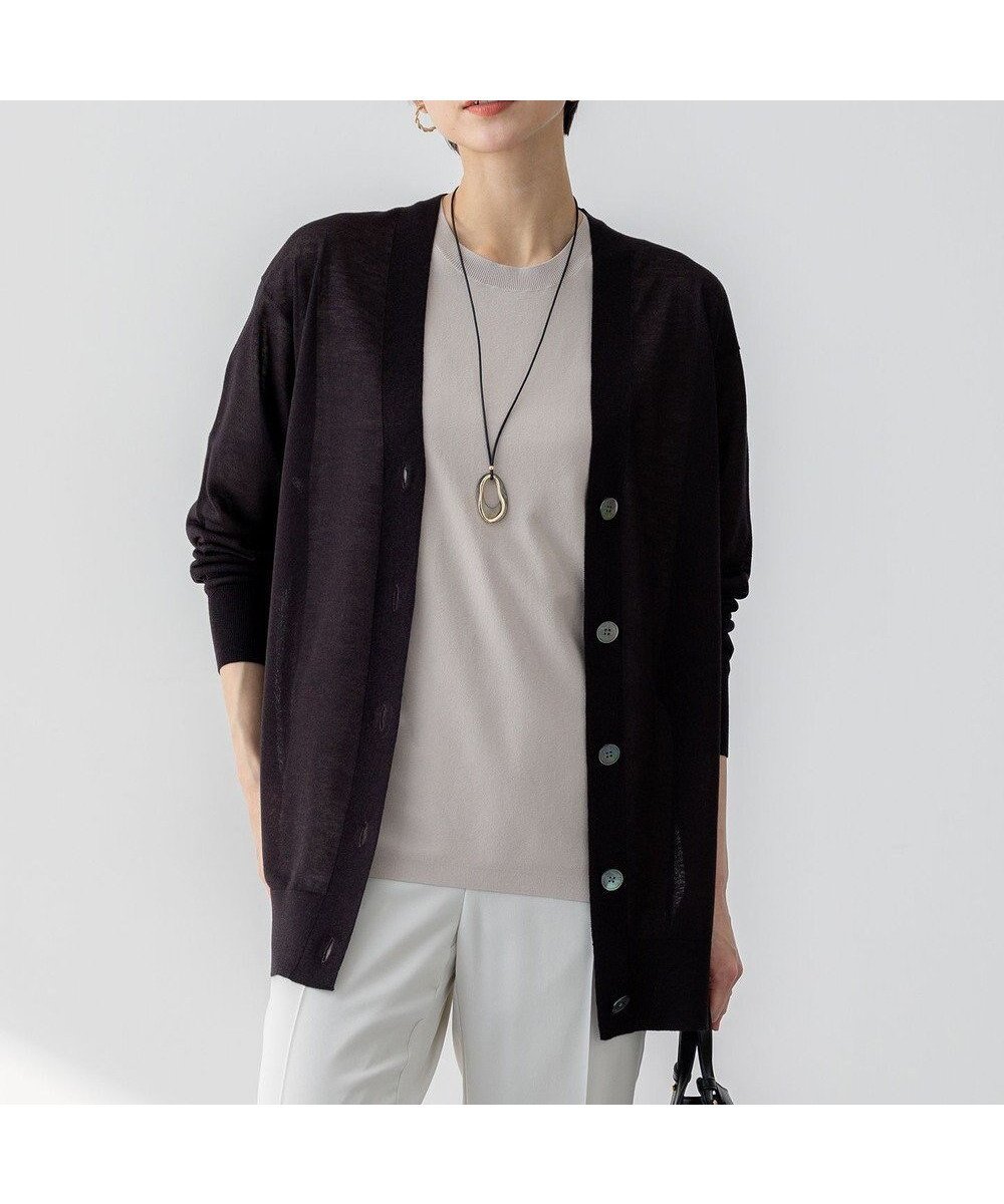 【23区/NIJYUSANKU】の【CanCam10月号掲載/CLASSY.10月号掲載】シャイニーシアー カーディガン インテリア・キッズ・メンズ・レディースファッション・服の通販 founy(ファニー) 　雑誌掲載アイテム　Magazine Picks & Fashion Features　ファッション雑誌　Fashion Magazines　キャンキャン　CanCam　クラッシィ　CLASSY.　ファッション　Fashion　レディースファッション　Fashion for Women　トップス・カットソー　Cut & Sew Tops　カーディガン・羽織り　Layered Style Cardigans　エレガント 上品　Elegant　春　Spring　カーディガン　Cardigan, Knitwear　コンパクト　Compact, Small Size　10月号　October Issue　雑誌　Magazine, Fashion Magazine　人気　Popular, Best Seller　ベーシック　Basic, Essential　S/S・春夏　SS, Spring/Summer, Warm Season　夏　Summer　旅行　Travel　2025年　2025　2025春夏・S/S　Spring/Summer 2025 SS25　ダークブラウン系|ID: prp329100004884850 ipo3291000000036464369