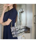 【トッカ/TOCCA】の【美人百花掲載】【新色登場】FRILL POCHETTE ポシェット 人気、トレンドファッション・服の通販 founy(ファニー) 雑誌掲載アイテム Magazine Picks & Fashion Features ファッション雑誌 Fashion Magazines ビジンヒャッカ 美人百花 ファッション Fashion レディースファッション Fashion for Women ショルダー Shoulder, Shoulder Strap シンプル Simple, Minimal ジップ Zip, Zipper 財布 Wallet, Purse 雑誌 Magazine, Fashion Magazine テクスチャー Texture, Textured Fabric フェミニン Feminine, Girly フリル Frill, Ruffle ポケット Pocket, Pocket Detail ポシェット Pochette, Mini Bag ポーチ Pouch, Small Case マグネット Magnet, Magnetic Closure リュクス Luxury, Elegant, High-End, Chic 旅行 Travel thumbnail ブラック系1|ID: prp329100004884853 ipo3291000000036464388