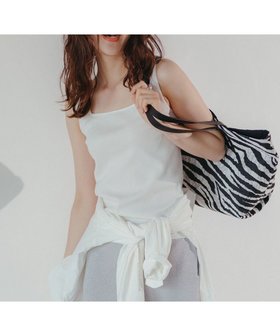 【アンフィーロ 自由区/UNFILO】の【新色登場】スクエアテレコタンクトップ 人気、トレンドファッション・服の通販 founy(ファニー) ファッション Fashion レディースファッション Fashion for Women トップス・カットソー Cut & Sew Tops シャツ・ブラウス・オフィスカジュアル Elegant Blouses & Button-Ups ロングTシャツ・Tシャツ Longline T-Shirts & Tees カットソー・ベーシックTシャツ Cut-and-Sewn Tops / Stretch Tees & Basics インナー Innerwear ウォッシャブル Machine Washable 春 Spring 洗える Machine Washable カットソー Cut and Sewn Top カーディガン Cardigan, Knitwear キャミソール Camisole, Spaghetti Strap Top 抗菌 Antibacterial, Bacteria-Resistant スクエア Square, Square Shape ストレッチ Stretch, Stretchy Fabric タンク Tank Top, Sleeveless Top デコルテ Décolleté, Neckline フィット Fit, Slim Fit S/S・春夏 SS, Spring/Summer, Warm Season 夏 Summer |ID:prp329100004888898