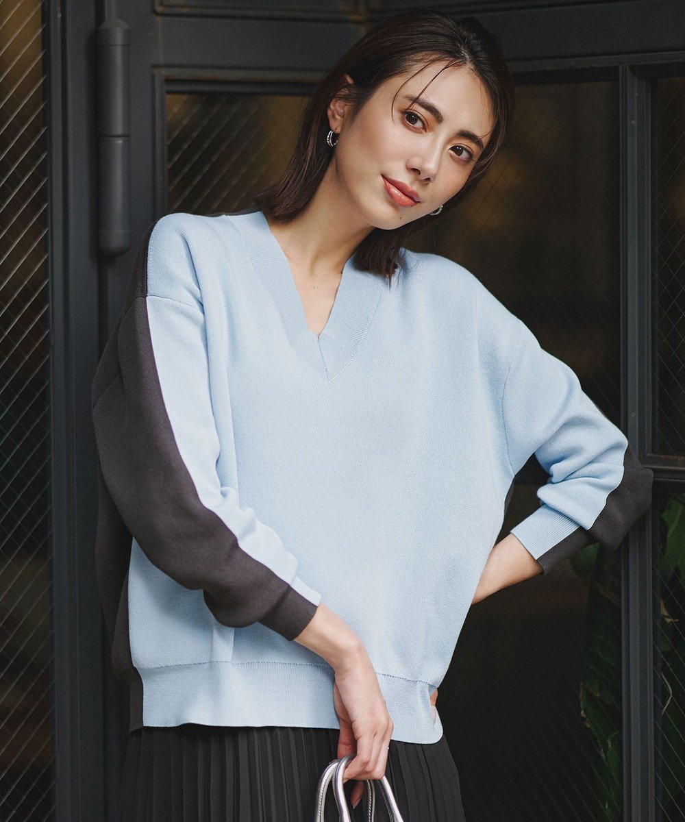 【アイシービー/iCB】のコットンポリエステルスムース Vネックニット インテリア・キッズ・メンズ・レディースファッション・服の通販 founy(ファニー) 　ファッション　Fashion　レディースファッション　Fashion for Women　トップス・カットソー　Cut & Sew Tops　ニット　Knit Tops & Sweaters　Vネックトップス　V-Neck Tops / V-Cut Neckline Shirts　春　Spring　カーディガン　Cardigan, Knitwear　コンパクト　Compact, Small Size　今季　This Season, Current Season　セーター　Sweater, Knitwear　人気　Popular, Best Seller　フォルム　Silhouette, Form　ボトム　Bottoms, Lower Wear　S/S・春夏　SS, Spring/Summer, Warm Season　夏　Summer　エレガント 上品　Elegant　2026年　2026　サックスグレー×チャコール|ID: prp329100004891370 ipo3291000000036561892
