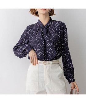 【23区/NIJYUSANKU】のランダムドットプリント タックブラウス 人気、トレンドファッション・服の通販 founy(ファニー) ファッション Fashion レディースファッション Fashion for Women トップス・カットソー Cut & Sew Tops シャツ・ブラウス・オフィスカジュアル Elegant Blouses & Button-Ups 春 Spring シンプル Simple, Minimal ジャケット Jacket, Outerwear ドット Polka Dot, Dot Pattern ドレープ Drape, Draping Fabric なめらか Smooth, Silky Texture フロント Front, Front Design S/S・春夏 SS, Spring/Summer, Warm Season 夏 Summer エレガント 上品 Elegant セレモニー Ceremony 2026年 2026 |ID:prp329100004891498