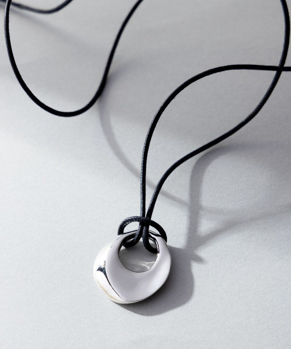 【23区/NIJYUSANKU】の【Oggi掲載/好評につき追加】メタルリングトップ ネックレス インテリア・キッズ・メンズ・レディースファッション・服の通販 founy(ファニー) 　雑誌掲載アイテム　Magazine Picks & Fashion Features　ファッション雑誌　Fashion Magazines　オッジ　Oggi　ファッション　Fashion　レディースファッション　Fashion for Women　ジュエリー　Jewelry　ファッションリング　Fashion Rings　ネックレス　Necklaces & Pendants　5月号　May Issue　おすすめ　Recommended / Our Picks　アクセサリー　Fashion Accessories　シルバー　Silver, Metallic Silver　シンプル　Simple, Minimal　ネックレス　Necklace, Pendant Necklace　バランス　Balance, Style Balance　ベスト　Vest, Waistcoat　メタル　Metal, Metal Parts　モチーフ　Motif, Design Theme　人気　Popular, Best Seller　雑誌　Magazine, Fashion Magazine　シルバー系|ID: prp329100004892002 ipo3291000000036567091