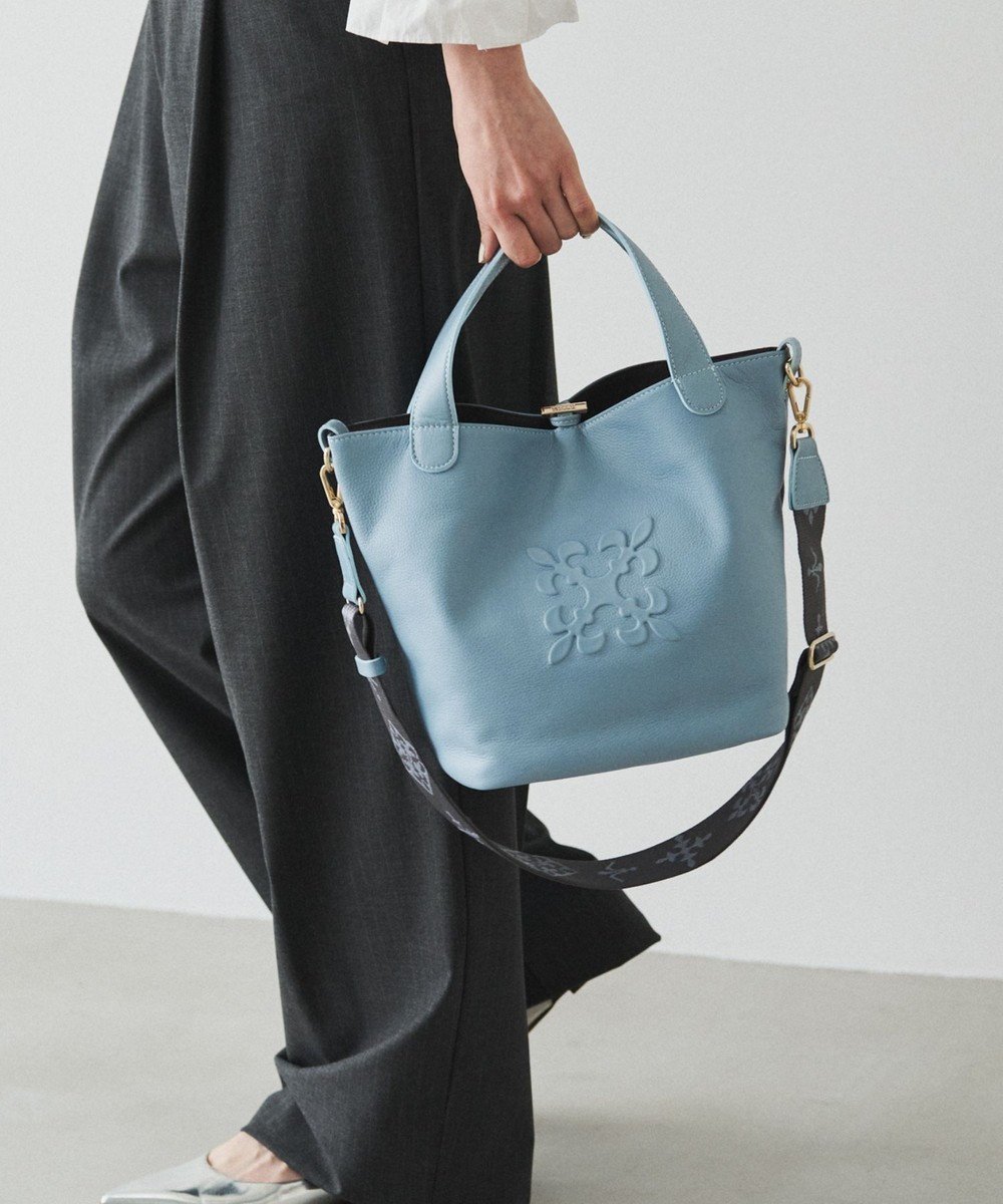 【ラシット/russet】のエンボスモノグラム2WAYタウントートバッグ(CE-1672-WEB) インテリア・キッズ・メンズ・レディースファッション・服の通販 founy(ファニー) ファッション Fashion レディースファッション Fashion for Women バッグ Bags ショルダー Shoulder, Shoulder Strap シンプル Simple, Minimal 人気 Popular, Best Seller フォルム Silhouette, Form ベーシック Basic, Essential ポケット Pocket, Pocket Detail モチーフ Motif, Design Theme 再入荷 Restock / Back in Stock おすすめ Recommended / Our Picks 日本製 Made In Japan エレガント 上品 Elegant L.Blue|ID: prp329100004892100 ipo3291000000036567837