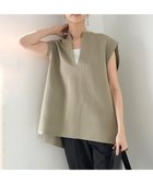 【アンフィーロ 自由区/UNFILO】のフォルムニットジレ 人気、トレンドファッション・服の通販 founy(ファニー) ファッション Fashion レディースファッション Fashion for Women アウター Coat / Outerwear Collection トップス・カットソー Cut & Sew Tops ニット Knit Tops & Sweaters ベスト&ジレ / 重ね着スタイル Vests & Gilets インナー Innerwear ウォッシャブル Machine Washable 春 Spring 洗える Machine Washable 軽量 Lightweight, Ultra Light ストレッチ Stretch, Stretchy Fabric スリット Slit, Slit Detail セーター Sweater, Knitwear フォルム Silhouette, Form フロント Front, Front Design プリーツ Pleats, Pleated ヘムライン Hemline, Bottom Cut ボックス Boxy, Box Shape ボトム Bottoms, Lower Wear ミドル Middle Length, Mid Height S/S・春夏 SS, Spring/Summer, Warm Season 夏 Summer thumbnail カーキ|ID: prp329100004895573 ipo3291000000036598782