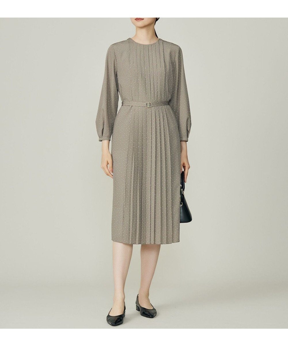 【自由区/JIYU-KU】の【大好評アイテム・新色追加・1枚でサマになる】ライトサテン ワンピース インテリア・キッズ・メンズ・レディースファッション・服の通販 founy(ファニー) 　ファッション　Fashion　レディースファッション　Fashion for Women　ワンピース　Dresses　サテン　Satin, Glossy Fabric　ストレッチ　Stretch, Stretchy Fabric　ドット　Polka Dot, Dot Pattern　ドレープ　Drape, Draping Fabric　フロント　Front, Front Design　プリーツ　Pleats, Pleated　モチーフ　Motif, Design Theme　無地　Plain, Solid Color　A/W・秋冬　Autumn/Winter　S/S・春夏　SS, Spring/Summer, Warm Season　おすすめ　Recommended / Our Picks　夏　Summer　セレモニー　Ceremony　ビジネス 仕事 通勤　Business / Work / Commuting　カーキ×オフ|ID: prp329100004895599 ipo3291000000036598988