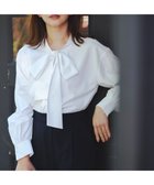 【エニィ スィス/any SiS】の【2WAY】リボンギャザー ブラウス 人気、トレンドファッション・服の通販 founy(ファニー) ファッション Fashion レディースファッション Fashion for Women トップス・カットソー Cut & Sew Tops シャツ・ブラウス・オフィスカジュアル Elegant Blouses & Button-Ups 春 Spring ギャザー Gathered, Ruffled ジャケット Jacket, Outerwear スタイリッシュ Stylish, Fashionable なめらか Smooth, Silky Texture フレア Flare, Flared ブロード Broadcloth, Fine Cotton リボン Ribbon, Bow S/S・春夏 SS, Spring/Summer, Warm Season おすすめ Recommended / Our Picks 夏 Summer 新作・新入荷 New Arrivals / New In thumbnail ホワイト系|ID: prp329100004898228 ipo3291000000036643004