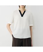 【アイシービー/iCB】のBackSatinAmunzen 5分袖Vネック配色ブラウス 人気、トレンドファッション・服の通販 founy(ファニー) ファッション Fashion レディースファッション Fashion for Women トップス・カットソー Cut & Sew Tops シャツ・ブラウス・オフィスカジュアル Elegant Blouses & Button-Ups Vネックトップス V-Neck Tops / V-Cut Neckline Shirts 春 Spring クール Cool, Chic サテン Satin, Glossy Fabric ドット Polka Dot, Dot Pattern 定番 Standard, Basic Item 人気 Popular, Best Seller プリント Print, Printed Pattern モチーフ Motif, Design Theme S/S・春夏 SS, Spring/Summer, Warm Season 夏 Summer セレモニー Ceremony 2026年 2026 thumbnail オフホワイト|ID: prp329100004902946 ipo3291000000036694414