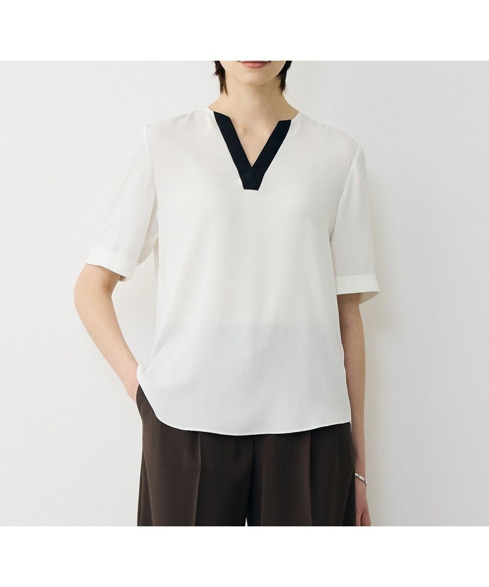 【アイシービー/iCB】のBackSatinAmunzen 5分袖Vネック配色ブラウス インテリア・キッズ・メンズ・レディースファッション・服の通販 founy(ファニー) 　ファッション　Fashion　レディースファッション　Fashion for Women　トップス・カットソー　Cut & Sew Tops　シャツ・ブラウス・オフィスカジュアル　Elegant Blouses & Button-Ups　Vネックトップス　V-Neck Tops / V-Cut Neckline Shirts　春　Spring　クール　Cool, Chic　サテン　Satin, Glossy Fabric　ドット　Polka Dot, Dot Pattern　定番　Standard, Basic Item　人気　Popular, Best Seller　プリント　Print, Printed Pattern　モチーフ　Motif, Design Theme　S/S・春夏　SS, Spring/Summer, Warm Season　夏　Summer　セレモニー　Ceremony　2026年　2026　オフホワイト|ID: prp329100004902946 ipo3291000000036694414