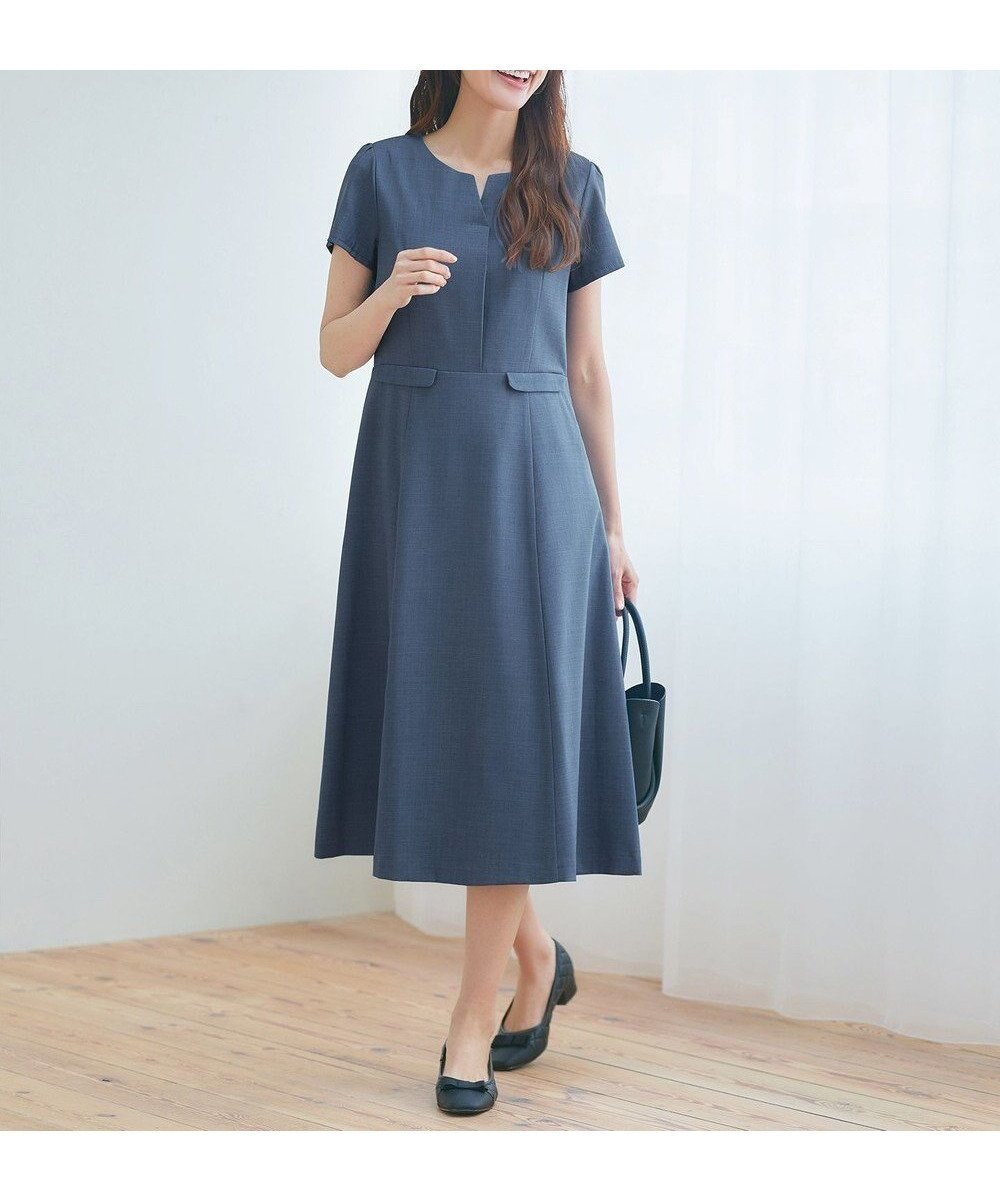 【ティアクラッセ/Tiaclasse】のフラップ付きミディアム丈フレアワンピース インテリア・キッズ・メンズ・レディースファッション・服の通販 founy(ファニー) 　ファッション　Fashion　レディースファッション　Fashion for Women　ワンピース　Dresses　アクセサリー　Fashion Accessories　春　Spring　カーディガン　Cardigan, Knitwear　ジャケット　Jacket, Outerwear　チュニック　Tunic, Long Top　フォーマル　Formal, Dressy　フラップ　Flap, Flap Pocket　フレア　Flare, Flared　ポケット　Pocket, Pocket Detail　半袖　Short Sleeve, Half Sleeve　S/S・春夏　SS, Spring/Summer, Warm Season　再入荷　Restock / Back in Stock　日本製　Made In Japan　夏　Summer　エレガント 上品　Elegant　新作・新入荷　New Arrivals / New In　ビジネス 仕事 通勤　Business / Work / Commuting　ブルー|ID: prp329100004918993 ipo3291000000036899281