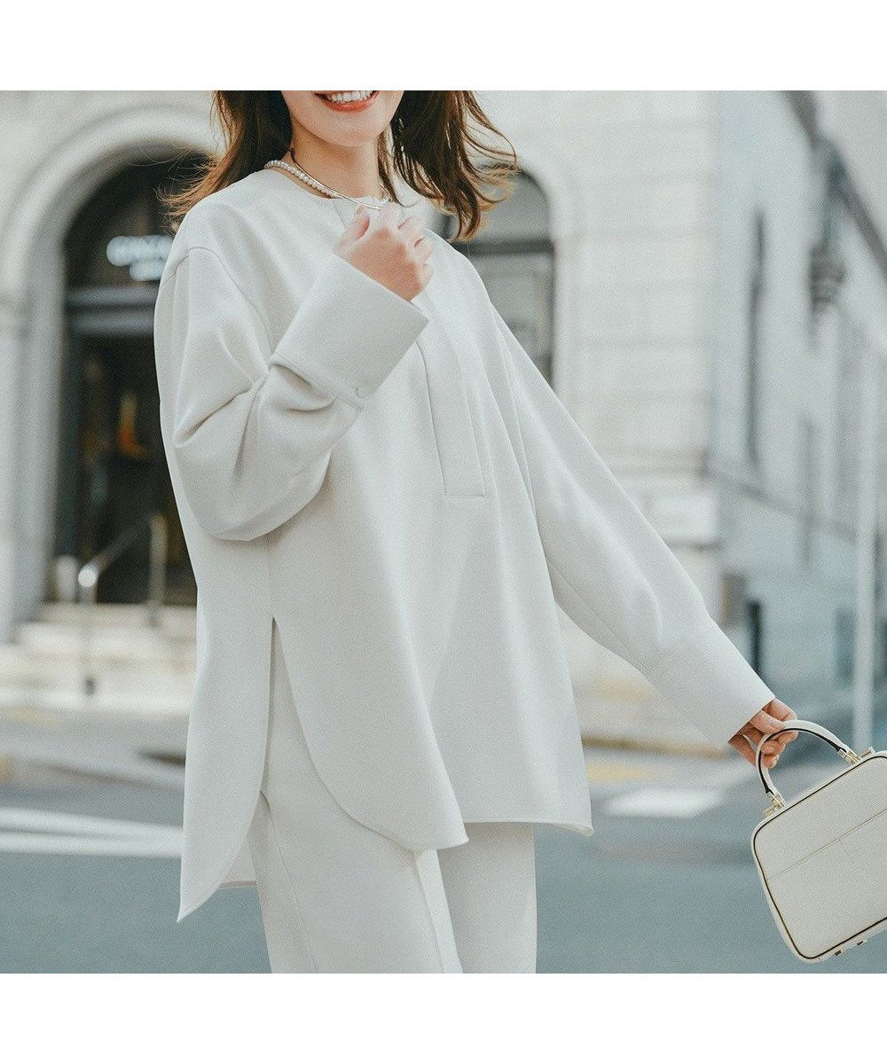 【アンフィーロ 自由区/UNFILO】の【セットアップ着用可/セレモニー】ドライダブルクロス スキッパーブラウス インテリア・キッズ・メンズ・レディースファッション・服の通販 founy(ファニー) 　ファッション　Fashion　レディースファッション　Fashion for Women　トップス・カットソー　Cut & Sew Tops　シャツ・ブラウス・オフィスカジュアル　Elegant Blouses & Button-Ups　セットアップ　Matching Sets　レディーストップス・ブラウス　Tops & Blouses / Assorted Women's Tops　春　Spring　カフス　Cuff Design　吸水　Absorbent, Quick-Dry　スキッパー　Skipper, Open Collar　スリット　Slit, Slit Detail　セットアップ　Set-Up, Coordinated Outfit　ボトム　Bottoms, Lower Wear　楽ちん　Easy Fit, Comfortable　S/S・春夏　SS, Spring/Summer, Warm Season　おすすめ　Recommended / Our Picks　夏　Summer　セレモニー　Ceremony　ビジネス 仕事 通勤　Business / Work / Commuting　アイボリー|ID: prp329100004925232 ipo3291000000036958667