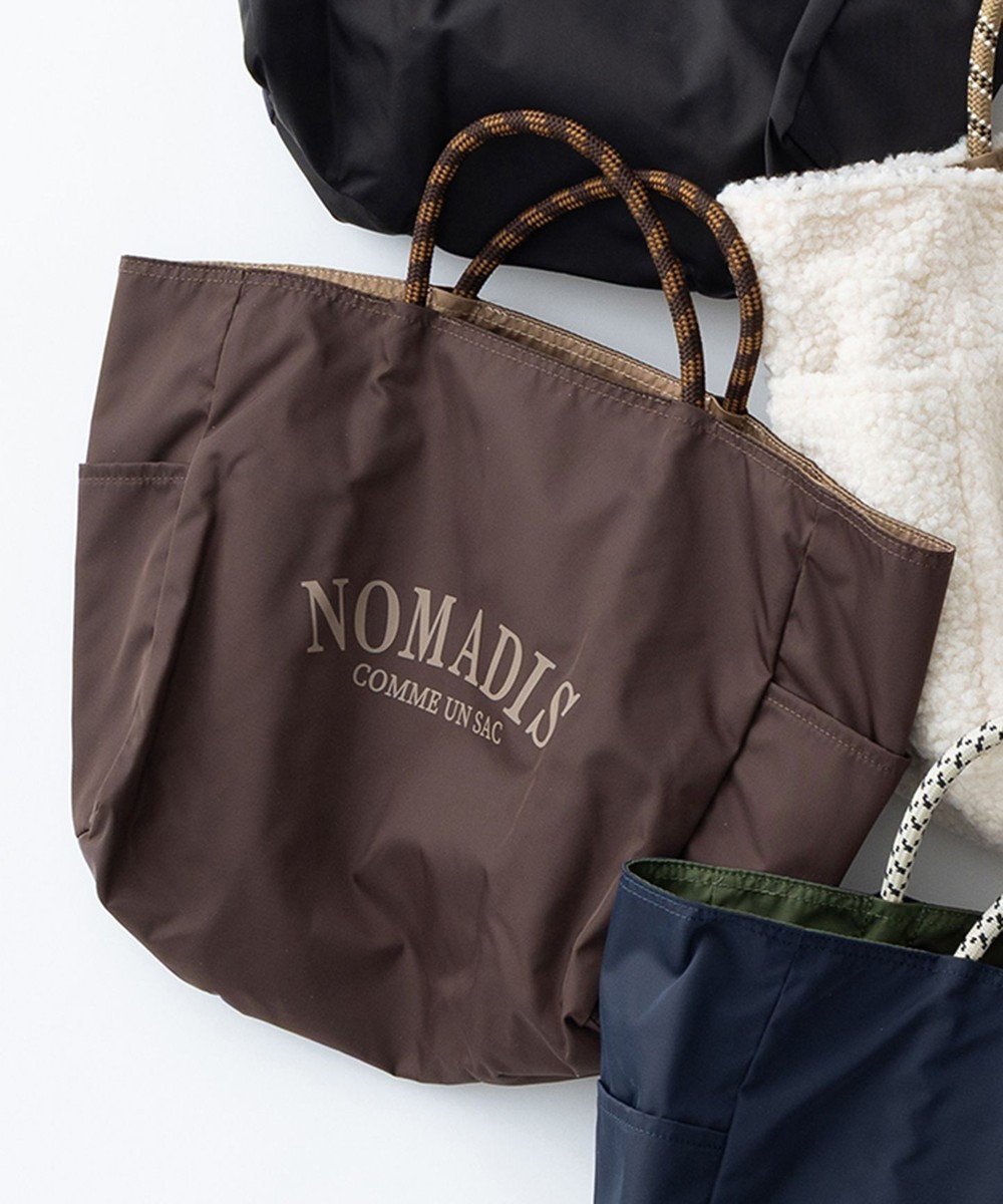 【23区/NIJYUSANKU】の【新色追加/23区別注カラーあり】NOMADIS SAC2 WIDE リバーシブル トートバッグ インテリア・キッズ・メンズ・レディースファッション・服の通販 founy(ファニー) 　ファッション　Fashion　レディースファッション　Fashion for Women　バッグ　Bags　キャンバス　Canvas, Canvas Fabric　シンプル　Simple, Minimal　トートバッグ　Tote Bag, Large Shoulder Bag　プリント　Print, Printed Pattern　ポケット　Pocket, Pocket Detail　別注　Limited Edition, Custom Order　リバーシブル　Reversible, Two-Sided　【23区別注カラー】ダークブラウン×ベージュ|ID: prp329100004925273 ipo3291000000036958993