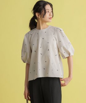 【組曲/KUMIKYOKU】の【WEB限定】ミニフラワーエンブロイダリー ブラウス 人気、トレンドファッション・服の通販 founy(ファニー) ファッション Fashion レディースファッション Fashion for Women トップス・カットソー Cut & Sew Tops シャツ・ブラウス・オフィスカジュアル Elegant Blouses & Button-Ups 春 Spring ギャザー Gathered, Ruffled サッカー Seersucker, Summer Fabric スリーブ Sleeve, Long Sleeve / Short Sleeve セットアップ Set-Up, Coordinated Outfit フェミニン Feminine, Girly ペプラム Peplum, Flared Hem S/S・春夏 SS, Spring/Summer, Warm Season おすすめ Recommended / Our Picks 夏 Summer |ID:prp329100004925348