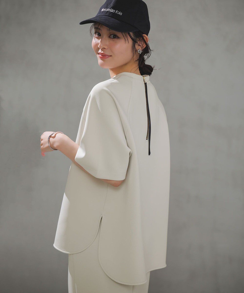 【アンフィーロ 自由区/UNFILO】のBEAUTY FORM JERSEY light バックZIP プルオーバー インテリア・キッズ・メンズ・レディースファッション・服の通販 founy(ファニー) 　ファッション　Fashion　レディースファッション　Fashion for Women　トップス・カットソー　Cut & Sew Tops　レディースパーカー・カジュアルフーディー　Casual Hoodies & Sweatshirts　カジュアルプルオーバー・ニットトップス　Pullovers & Knit Tops / Casual Pullovers　スウェット・クルーネックトップス　Sweatshirts & Crewnecks / Relaxed Fit Sweat Tops　春　Spring　カーディガン　Cardigan, Knitwear　抗菌　Antibacterial, Bacteria-Resistant　シンプル　Simple, Minimal　ジップ　Zip, Zipper　スウェット / スエット　Sweatshirt, Sweatwear　ストレッチ　Stretch, Stretchy Fabric　スリット　Slit, Slit Detail　スリーブ　Sleeve, Long Sleeve / Short Sleeve　セットアップ　Set-Up, Coordinated Outfit　S/S・春夏　SS, Spring/Summer, Warm Season　おすすめ　Recommended / Our Picks　夏　Summer　エレガント 上品　Elegant　新作・新入荷　New Arrivals / New In　グレージュ|ID: prp329100004925581 ipo3291000000036961754