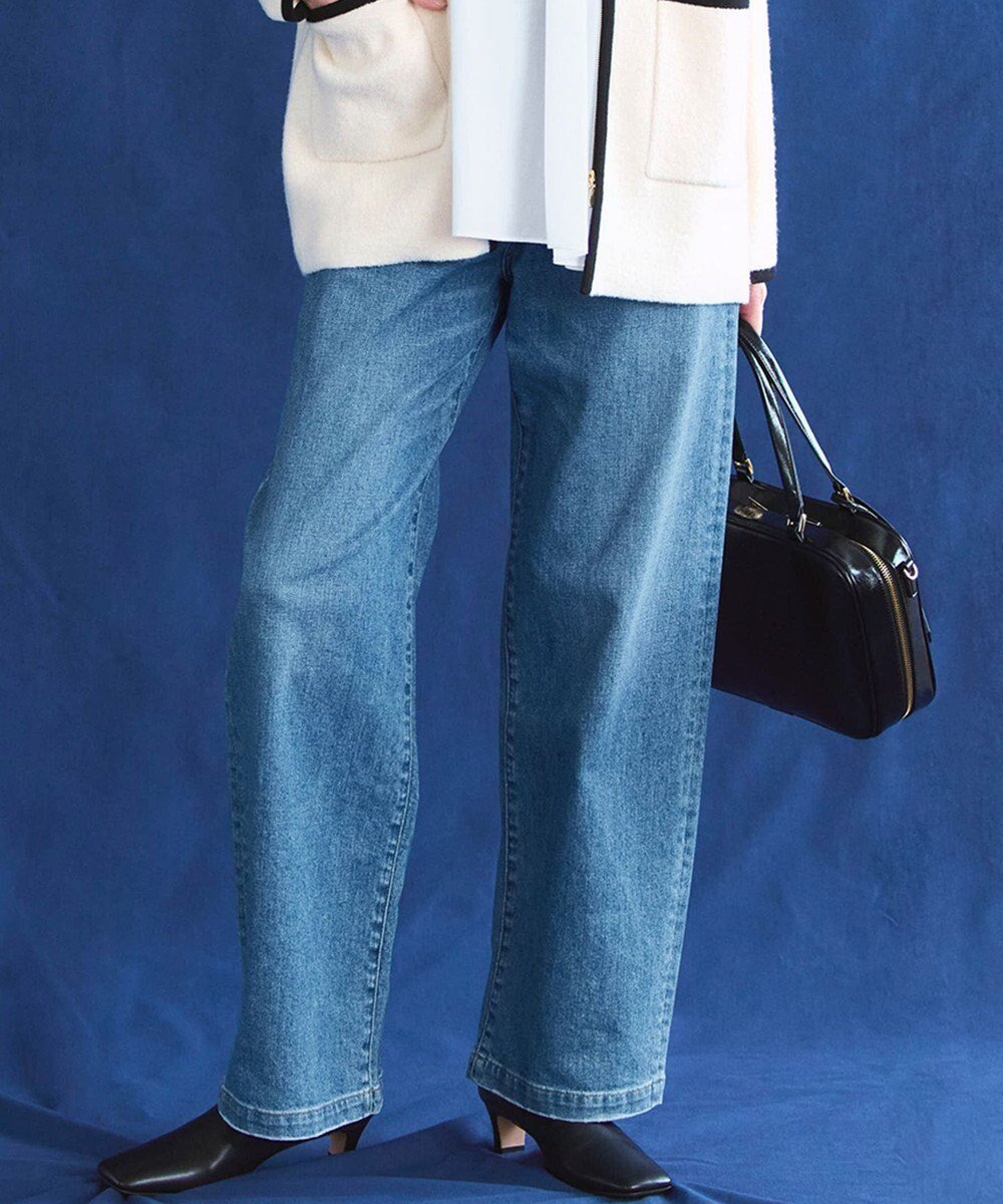 【23区/NIJYUSANKU】の【滝沢眞規子さん着用/VERY・Oggi掲載】23区DENIM ストレッチ ワイドパンツ インテリア・キッズ・メンズ・レディースファッション・服の通販 founy(ファニー) 　雑誌掲載アイテム　Magazine Picks & Fashion Features　ファッション雑誌　Fashion Magazines　ヴェリィ　VERY　オッジ　Oggi　ファッションモデル・俳優・女優　Models　女性　Women　滝沢眞規子　Takizawa Makiko　ファッション　Fashion　レディースファッション　Fashion for Women　パンツ　Pants & Trousers　デニムパンツ・ジーンズ・美脚デニム　Denim Jeans & Pants　12月号　December Issue　3月号　March Issue　シルケット　Silket, Silky Cotton　ジーンズ　Jeans, Denim Pants　ストレッチ　Stretch, Stretchy Fabric　ストレート　Straight, Straight Cut　雑誌　Magazine, Fashion Magazine　デニム　Denim, Jeans Material　トレンド　Trend, Trending Now　定番　Standard, Basic Item　フィット　Fit, Slim Fit　プリント　Print, Printed Pattern　ポケット　Pocket, Pocket Detail　ワイド　Wide, Wide Fit　A/W・秋冬　Autumn/Winter　S/S・春夏　SS, Spring/Summer, Warm Season　夏　Summer　スカイブルー系|ID: prp329100004925886 ipo3291000000036963068