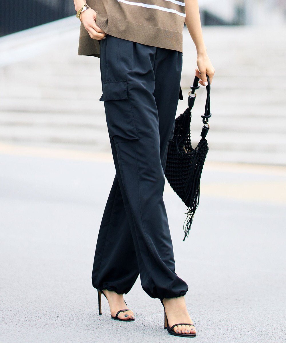 【自由区/JIYU-KU】の【SHIHOさん着用】ハイカウントカーゴ パンツ インテリア・キッズ・メンズ・レディースファッション・服の通販 founy(ファニー) 　ファッション　Fashion　レディースファッション　Fashion for Women　パンツ　Pants & Trousers　春　Spring　カーゴパンツ　Cargo Pants, Utility Pants　ストレッチ　Stretch, Stretchy Fabric　ストレート　Straight, Straight Cut　パッチ　Patch, Appliqué　ポケット　Pocket, Pocket Detail　ワイド　Wide, Wide Fit　S/S・春夏　SS, Spring/Summer, Warm Season　夏　Summer　エレガント 上品　Elegant　ブラック|ID: prp329100004926211 ipo3291000000036964446