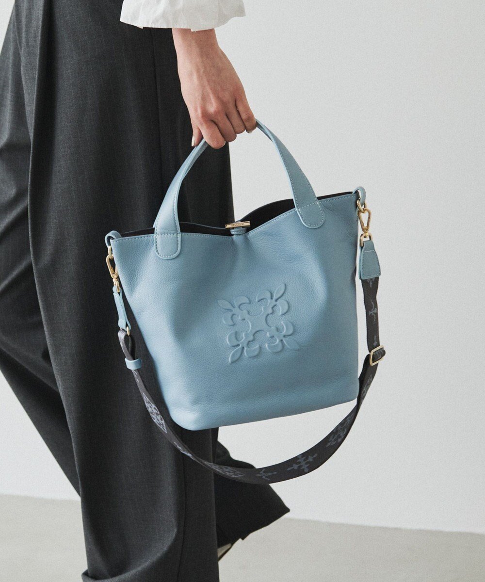 【ラシット/russet】のエンボスモノグラム2WAYタウントートバッグ(CE-1672-WEB) インテリア・キッズ・メンズ・レディースファッション・服の通販 founy(ファニー) 　ファッション　Fashion　レディースファッション　Fashion for Women　バッグ　Bags　ショルダー　Shoulder, Shoulder Strap　シンプル　Simple, Minimal　人気　Popular, Best Seller　フォルム　Silhouette, Form　ベーシック　Basic, Essential　ポケット　Pocket, Pocket Detail　モチーフ　Motif, Design Theme　再入荷　Restock / Back in Stock　おすすめ　Recommended / Our Picks　日本製　Made In Japan　エレガント 上品　Elegant　L.Blue|ID: prp329100004926397 ipo3291000000036965084