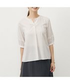 【ジェイ プレス/J.PRESS】の【洗える】ウォッシャブルキュプラツイル キーネック ブラウス ホワイト×ピンク系|ID: prp329100004926446 ipo3291000000036965317