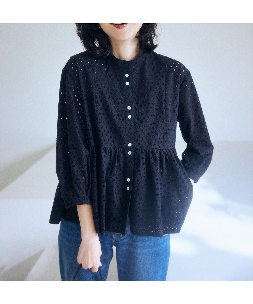 【組曲/KUMIKYOKU】のエンブロイダリーレーススタンドネック ブラウス インテリア・キッズ・メンズ・レディースファッション・服の通販 founy(ファニー) 　ファッション　Fashion　レディースファッション　Fashion for Women　トップス・カットソー　Cut & Sew Tops　シャツ・ブラウス・オフィスカジュアル　Elegant Blouses & Button-Ups　アイレット　Eyelet Lace　春　Spring　ギャザー　Gathered, Ruffled　スキッパー　Skipper, Open Collar　ノースリーブ　Sleeveless, No-Sleeve　ボーダー　Border, Stripe　羽織　Haori, Light Jacket　レース　Lace, Lace Fabric　S/S・春夏　SS, Spring/Summer, Warm Season　夏　Summer　ブラック系|ID: prp329100004926448 ipo3291000000036965327