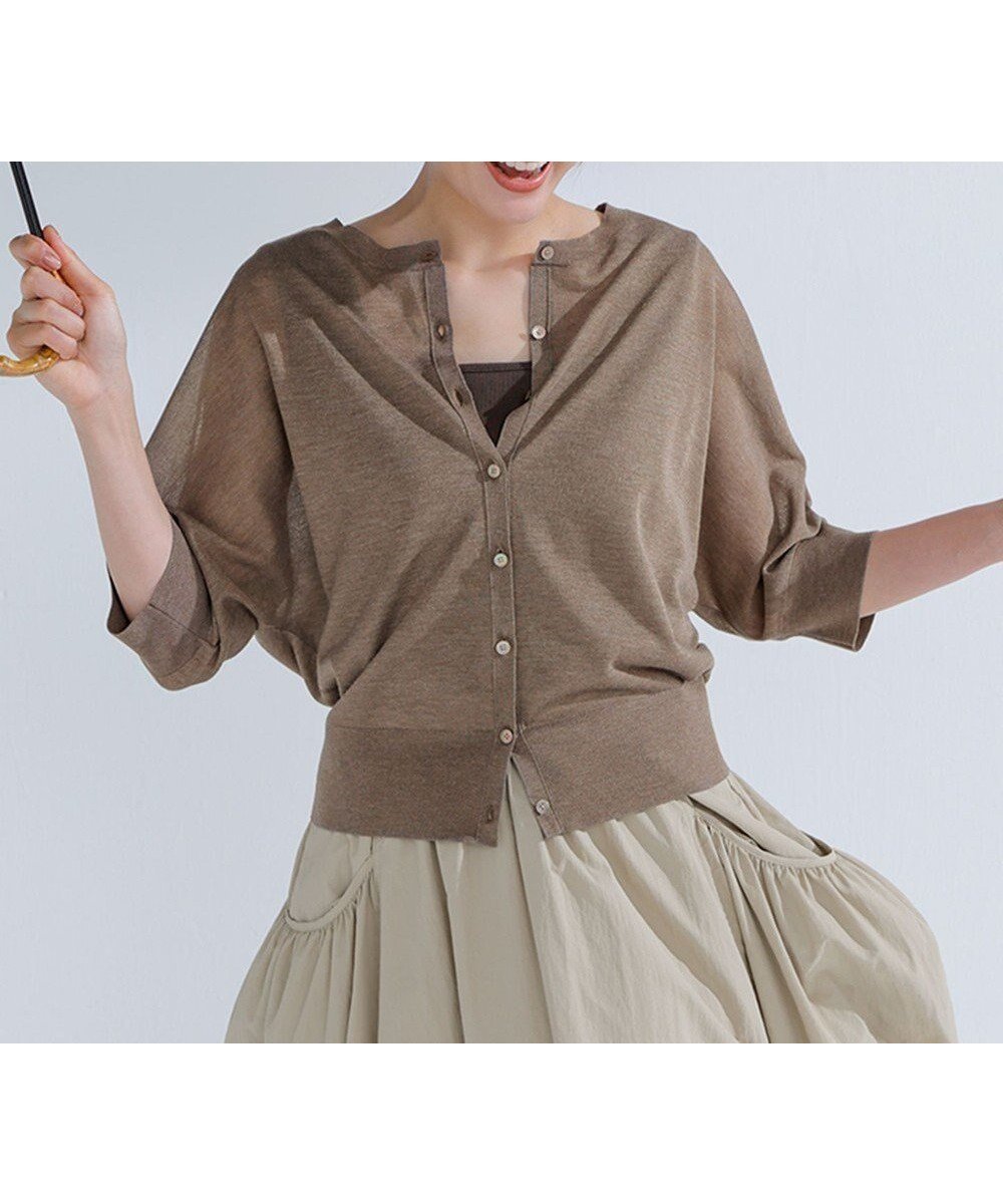 【23区/NIJYUSANKU】の【前後着用可能/洗える】シャイニーシアー 5分袖 カーディガン インテリア・キッズ・メンズ・レディースファッション・服の通販 founy(ファニー) 　ファッション　Fashion　レディースファッション　Fashion for Women　トップス・カットソー　Cut & Sew Tops　カーディガン・羽織り　Layered Style Cardigans　春　Spring　洗える　Machine Washable　カーディガン　Cardigan, Knitwear　コンパクト　Compact, Small Size　トレンド　Trend, Trending Now　人気　Popular, Best Seller　ベーシック　Basic, Essential　S/S・春夏　SS, Spring/Summer, Warm Season　おすすめ　Recommended / Our Picks　夏　Summer　旅行　Travel　エレガント 上品　Elegant　2025年　2025　2025春夏・S/S　Spring/Summer 2025 SS25　ブラウン系|ID: prp329100004932311 ipo3291000000037020160