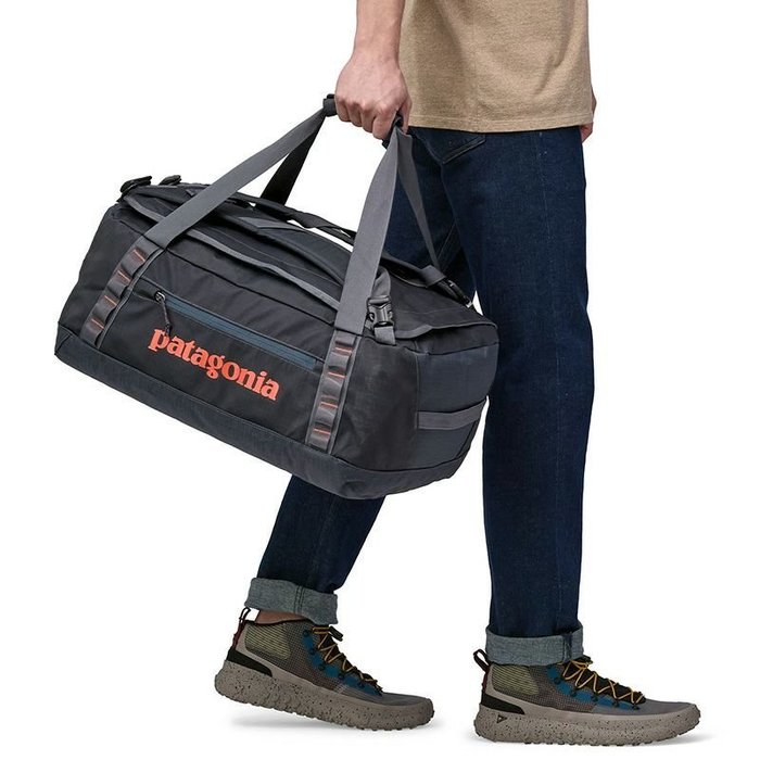 【パタゴニア/Patagonia】のpatagonia パタゴニア ブラックホールダッフル40L インテリア・キッズ・メンズ・レディースファッション・服の通販 founy(ファニー) https://founy.com/ ファッション Fashion レディースファッション WOMEN |ID: prp329100003942662 ipo3291000000029018024