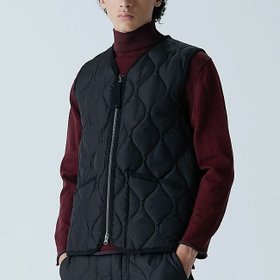 【タイオン/TAION】のTAION タイオン ミリタリーVネックジップダウンベスト ユニセックス 人気、トレンドファッション・服の通販 founy(ファニー) ファッション Fashion レディースファッション Fashion for Women アウター Coat / Outerwear Collection トップス・カットソー Cut & Sew Tops ベスト&ジレ / 重ね着スタイル Vests & Gilets Vネックトップス V-Neck Tops / V-Cut Neckline Shirts スリット Slit, Slit Detail ダウン Down, Puffer パイピング Piping, Trim Design パッチ Patch, Appliqué フェザー Feather, Feather Detail ポケット Pocket, Pocket Detail ミリタリー Military, Army Style リップ Lip, Lip Motif 洗える Machine Washable |ID:prp329100004186063