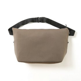 【アンドナット/&NUT】の&NUT アンドナット ネオプレンメッセンジャーバッグ 34L 人気、トレンドファッション・服の通販 founy(ファニー) ファッション Fashion レディースファッション Fashion for Women |ID:prp329100004403878