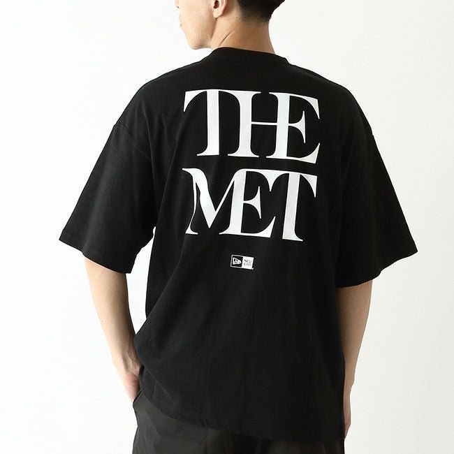【その他のブランド/Other】のNEW ERA×THE MET ニューエラ×ザメット SSオーバーサイズドコットンTEEザメットバックロゴ インテリア・キッズ・メンズ・レディースファッション・服の通販 founy(ファニー) https://founy.com/ ファッション Fashion メンズファッション Fashion for Men |ID: prp329100004420680 ipo3291000000035733965