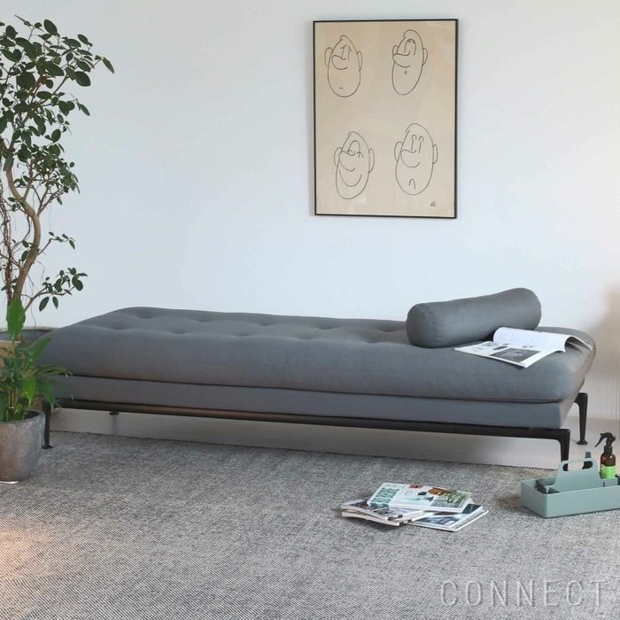 【ヴィトラ/Vitra / GOODS】のSuitaDaybedtufted(スイタデイベッドタフテッド)/Volomid-gray/ロールクッション付き/ベーシックダーク脚・パウダーコート仕上げ/ソファ インテリア・キッズ・メンズ・レディースファッション・服の通販 founy(ファニー) https://founy.com/ イタリア Italy エレガント 上品 Elegant クッション Cushion パウダー Powder ファブリック Fabric フォーム Form ベーシック Basic ホーム・キャンプ・アウトドア・お取り寄せ Home,Garden,Outdoor,Camping Gear 家具・インテリア Furniture ソファー Sofa |ID: prp329100003114177 ipo3291000000021120826