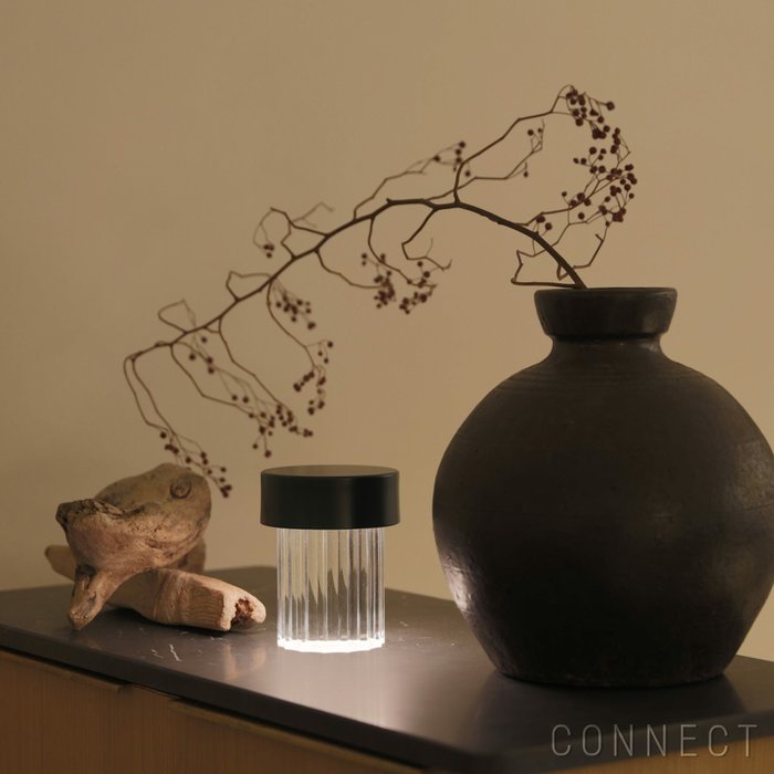 【フロス/FLOS / GOODS】のLASTORDER(ラストオーダー)/FLUTED/全4色/テーブルランプ/ポータブルランプ インテリア・キッズ・メンズ・レディースファッション・服の通販 founy(ファニー) https://founy.com/ ガラス Glass, Glassware クリスタル Crystal, Swarovski テーブル Table, Dining Table ニューヨーク New York, NYC Style ホーム・キャンプ・アウトドア・お取り寄せ Home Living / Home & Lifestyle / Camping Gear / Outdoor Camping 家具・インテリア Home Furniture & Interior. Stylish & Functional Living Spaces ライト・照明 Lamps & Lighting Fixtures |ID: prp329100003114533 ipo3291000000035728628