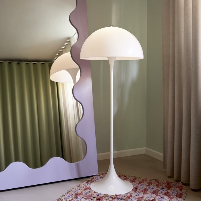 【ルイスポールセン/Louis Poulsen / GOODS】のPanthella(パンテラ)Floor/フロアランプ《スマートプラグプレゼント》 インテリア・キッズ・メンズ・レディースファッション・服の通販 founy(ファニー) https://founy.com/ アクリル Acrylic Material スマート Smart, Elegant フォルム Silhouette, Form ホーム・キャンプ・アウトドア・お取り寄せ Home Living / Home & Lifestyle / Camping Gear / Outdoor Camping 家具・インテリア Home Furniture & Interior. Stylish & Functional Living Spaces ライト・照明 Lamps & Lighting Fixtures |ID: prp329100003114636 ipo3291000000035792598