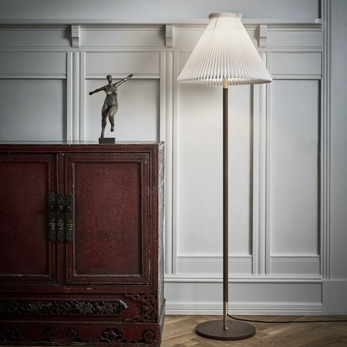 【レ クリント/LE KLINT / GOODS】のMODEL328LK80(モデル)/全2色/フロアランプ インテリア・キッズ・メンズ・レディースファッション・服の通販 founy(ファニー) https://founy.com/ クラシック Classic, Timeless Style シンプル Simple, Minimal プリーツ Pleats, Pleated モダン Modern, Contemporary ホーム・キャンプ・アウトドア・お取り寄せ Home Living / Home & Lifestyle / Camping Gear / Outdoor Camping 家具・インテリア Home Furniture & Interior. Stylish & Functional Living Spaces ライト・照明 Lamps & Lighting Fixtures |ID: prp329100003951989 ipo3291000000035406432