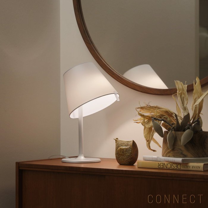 【アルテミデ/Artemide / GOODS】のArtemide(アルテミデ)/MelampoNotte(メランポノッテ)/シルバー/テーブルランプ インテリア・キッズ・メンズ・レディースファッション・服の通販 founy(ファニー) https://founy.com/ クラシック Classic, Timeless Style シルバー Silver, Metallic Silver スタンド Stand Collar, Upright Stand テーブル Table, Dining Table フォルム Silhouette, Form ホーム・キャンプ・アウトドア・お取り寄せ Home Living / Home & Lifestyle / Camping Gear / Outdoor Camping 家具・インテリア Home Furniture & Interior. Stylish & Functional Living Spaces ライト・照明 Lamps & Lighting Fixtures フロアランプ・スタンドライト Floor Lamp / Standing Lamp |ID: prp329100004005419 ipo3291000000035428751