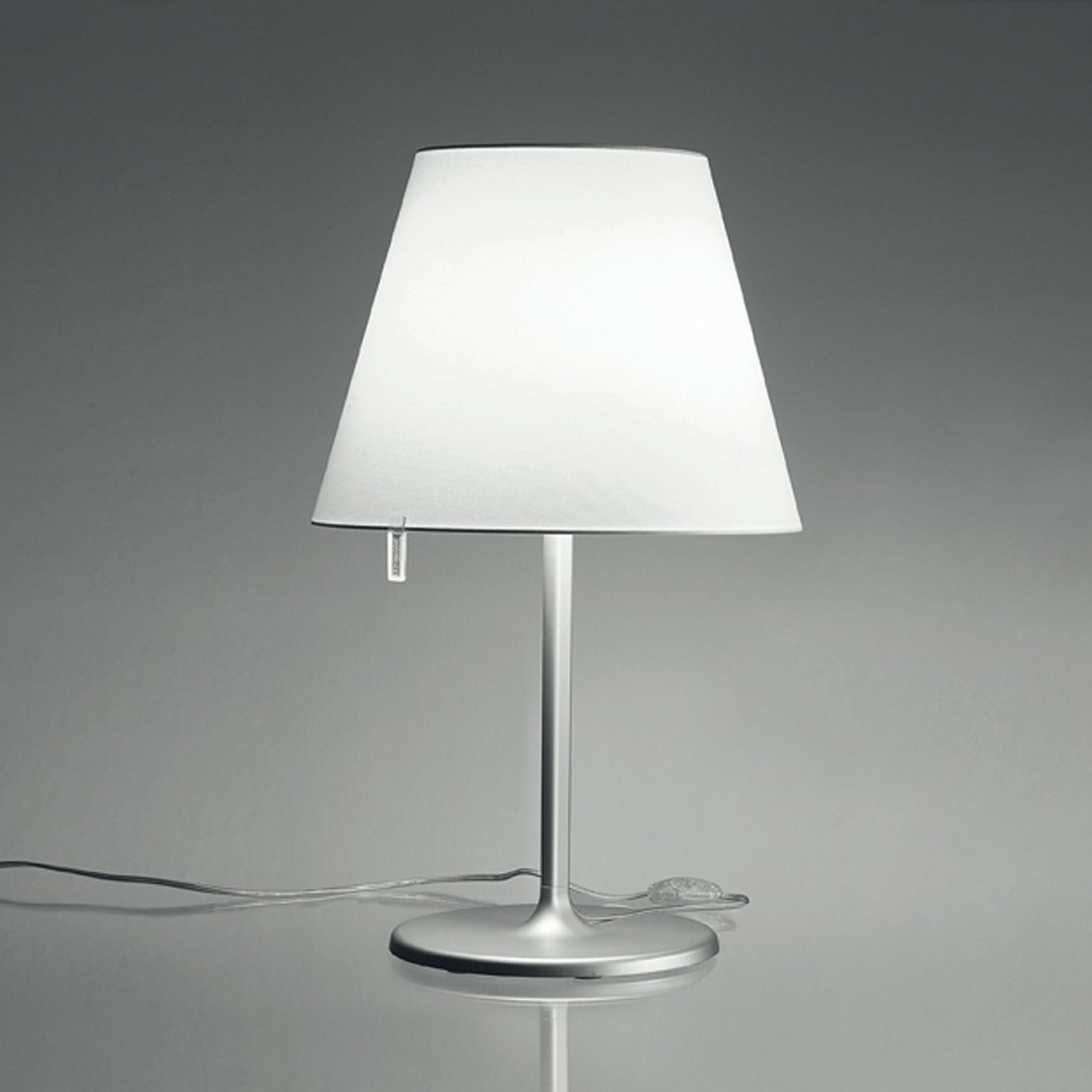 【アルテミデ/Artemide / GOODS】のArtemide(アルテミデ)/MelampoTable(メランポテーブル)/シルバー/テーブルランプ 人気、トレンドファッション・服の通販 founy(ファニー) 　クラシック　Classic, Timeless Style　シルバー　Silver, Metallic Silver　スタンド　Stand Collar, Upright Stand　テーブル　Table, Dining Table　フォルム　Silhouette, Form　ホーム・キャンプ・アウトドア・お取り寄せ　Home Living / Home & Lifestyle / Camping Gear / Outdoor Camping　家具・インテリア　Home Furniture & Interior. Stylish & Functional Living Spaces　ライト・照明　Lamps & Lighting Fixtures　フロアランプ・スタンドライト　Floor Lamp / Standing Lamp　 other-1|ID: prp329100004072052 ipo3291000000035408301