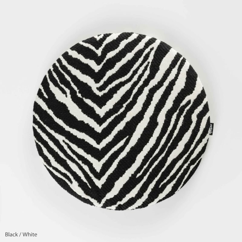 【アルテック/artek / GOODS】のZEBRASEATCUSHION(ゼブラシートクッション)/ブラック・ホワイト/チェアパッド 人気、トレンドファッション・服の通販 founy(ファニー) 　クッション　Cushion, Throw Pillow　ホーム・キャンプ・アウトドア・お取り寄せ　Home Living / Home & Lifestyle / Camping Gear / Outdoor Camping　家具・インテリア　Home Furniture & Interior. Stylish & Functional Living Spaces　チェア・椅子　Seating & Chairs　スツール・バースツール　Stools & Bar Stools　ホーム・キャンプ・アウトドア・お取り寄せ　Home Living / Home & Lifestyle / Camping Gear / Outdoor Camping　家具・インテリア　Home Furniture & Interior. Stylish & Functional Living Spaces　チェア・椅子　Seating & Chairs　ダイニングベンチ・玄関ベンチ　Bench & Dining Benches　 other-1|ID: prp329100004649255 ipo3291000000033578096