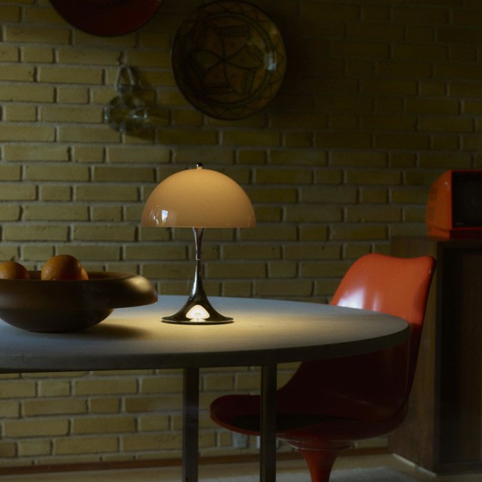 【ルイスポールセン/Louis Poulsen / GOODS】のPanthella250Portable(パンテラ250ポータブル)/オパール×クローム/全6色/テーブルランプ インテリア・キッズ・メンズ・レディースファッション・服の通販 founy(ファニー) https://founy.com/ テーブル Table, Dining Table ホーム・キャンプ・アウトドア・お取り寄せ Home Living / Home & Lifestyle / Camping Gear / Outdoor Camping 家具・インテリア Home Furniture & Interior. Stylish & Functional Living Spaces ライト・照明 Lamps & Lighting Fixtures |ID: prp329100004655410 ipo3291000000035793402