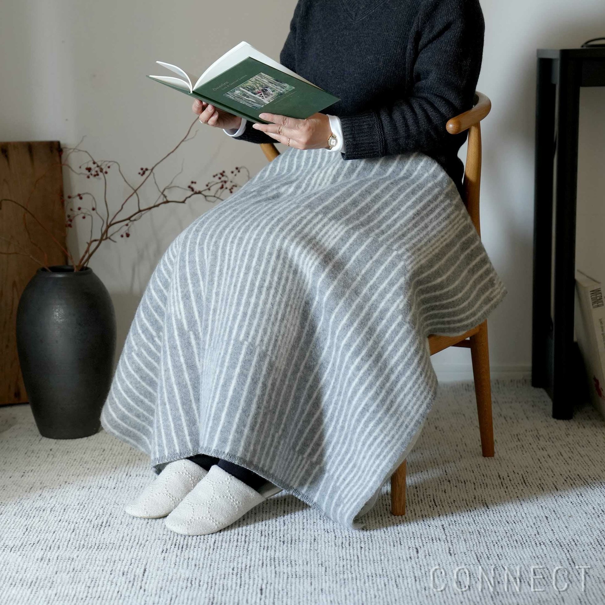 【ラプアン カンクリ/LAPUAN KANKURIT / GOODS】のLAPUANKANKURIT(ラプアンカンクリ)/AURORA(オーロラ)/ウールハーフブランケット/100x150cm 人気、トレンドファッション・服の通販 founy(ファニー) 　シンプル　Simple, Minimal　ドレープ　Drape, Draping Fabric　手描き　Hand-Drawn, Illustrated　人気　Popular, Best Seller　ハーフ　Half, Half-Length　ブランケット　Blanket, Throw Blanket　ホーム・キャンプ・アウトドア・お取り寄せ　Home Living / Home & Lifestyle / Camping Gear / Outdoor Camping　家具・インテリア　Home Furniture & Interior. Stylish & Functional Living Spaces　その他 インテリア雑貨、家具　Home Decor & Furniture Extras　 other-1|ID: prp329100004863744 ipo3291000000036181667