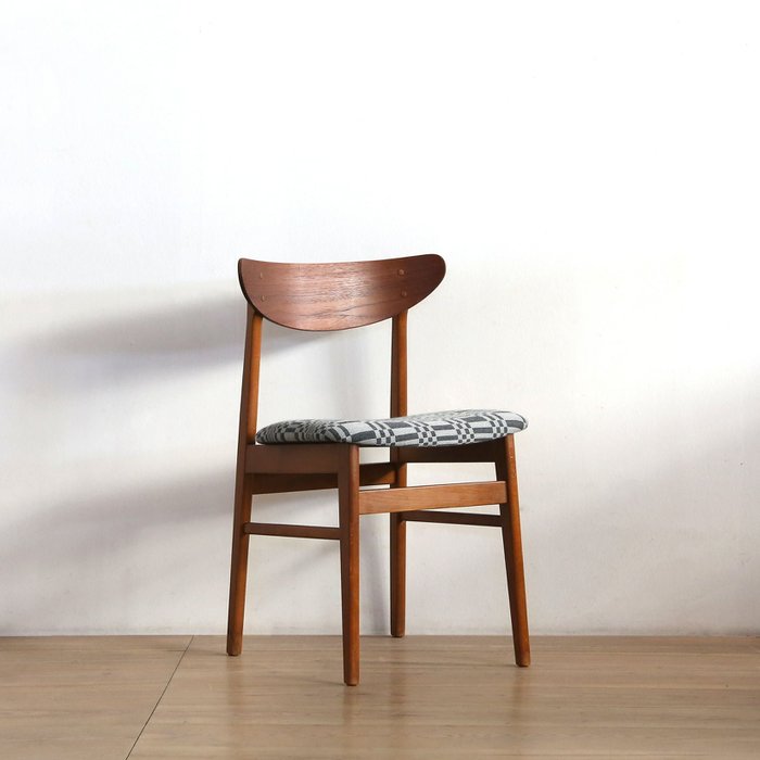 【その他のブランド/Other】のダイニングチェア/JOHANNAGULLICHSEN(ヨハンナ・グリクセン)(vd2010-166-02)* インテリア・キッズ・メンズ・レディースファッション・服の通販 founy(ファニー) https://founy.com/ ヴィンテージ Vintage Style ホーム・キャンプ・アウトドア・お取り寄せ Home Living / Home & Lifestyle / Camping Gear / Outdoor Camping 家具・インテリア Home Furniture & Interior. Stylish & Functional Living Spaces チェア・椅子 Seating & Chairs ダイニングチェア・木製チェア Dining Chairs |ID: prp329100004863908 ipo3291000000036338471