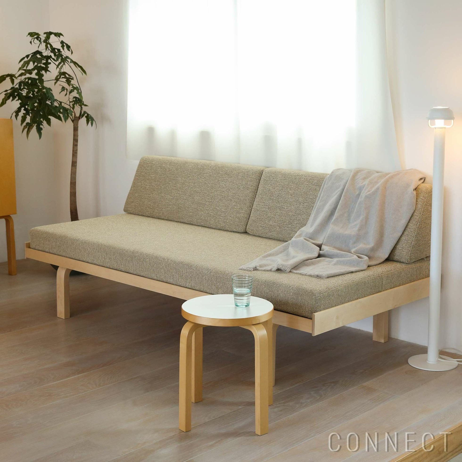 【アルテック/artek / GOODS】のDAYBED710(デイベッド)/バーチ材・ナチュラルラッカー仕上げ/Moss0020/ソファ《当店限定山口一郎ポスター付》 人気、トレンドファッション・服の通販 founy(ファニー) 　クッション　Cushion, Throw Pillow　シンプル　Simple, Minimal　フレーム　Frame, Outline　ラグジュアリー　Luxury, Elegant　ホーム・キャンプ・アウトドア・お取り寄せ　Home Living / Home & Lifestyle / Camping Gear / Outdoor Camping　家具・インテリア　Home Furniture & Interior. Stylish & Functional Living Spaces　ソファー　Couches & Sofas　ホーム・キャンプ・アウトドア・お取り寄せ　Home Living / Home & Lifestyle / Camping Gear / Outdoor Camping　家具・インテリア　Home Furniture & Interior. Stylish & Functional Living Spaces　チェア・椅子　Seating & Chairs　スツール・バースツール　Stools & Bar Stools　 other-1|ID: prp329100004931578 ipo3291000000037014866