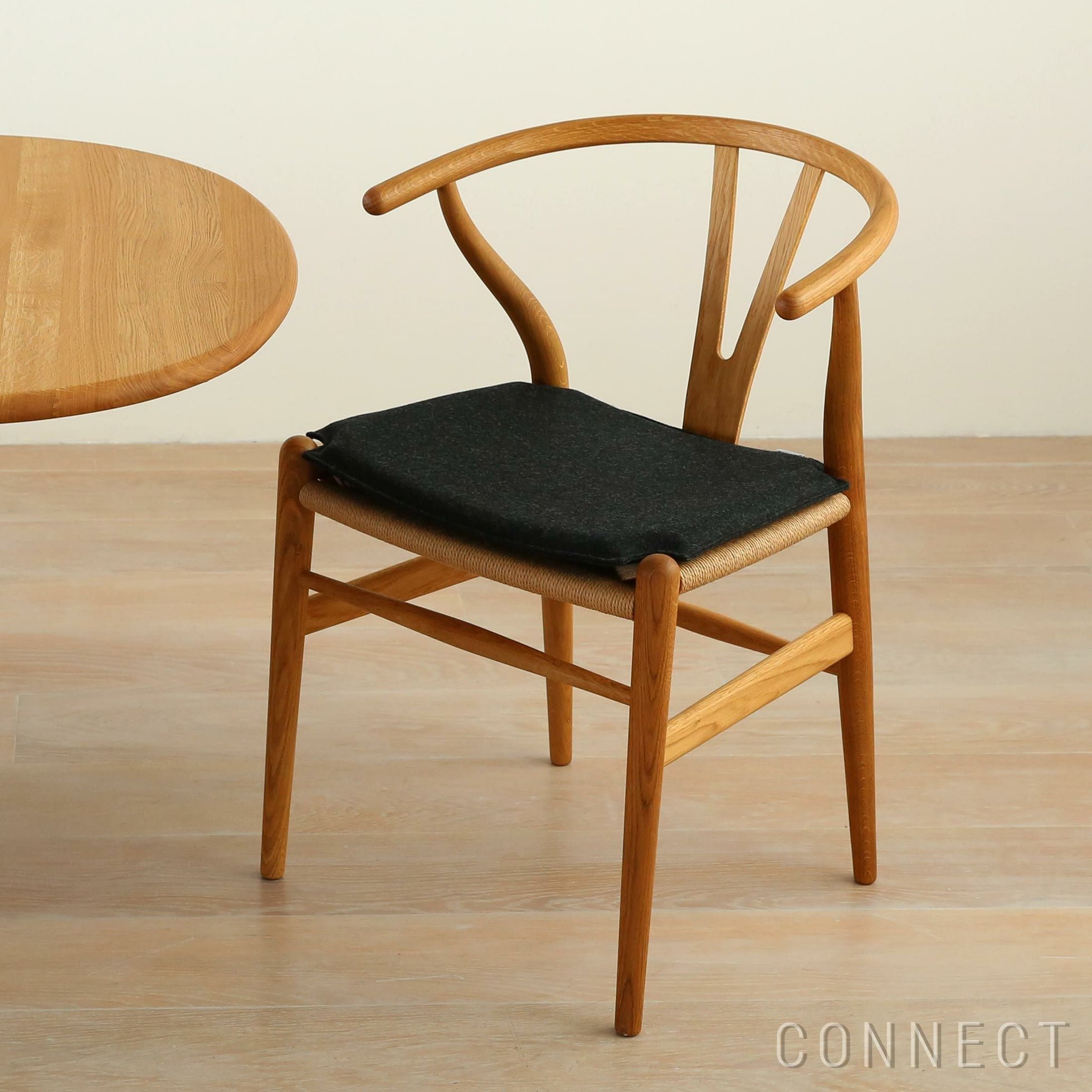 【カール ハンセン&サン/CARL HANSEN & SON / GOODS】のCUCH24Cushion/Yチェア(ワイチェア)専用両面ファブリッククッション/Focusmelange60099ブラック 大人の最旬トレンドファッション＆コーディネート founy(ファウニー) 　クッション　Cushion, Throw Pillow　サテン　Satin, Glossy Fabric　ファブリック　Fabric, Textile　フェルト　Felt, Felt Fabric　メランジ　Melange, Mixed Yarn　モダン　Modern, Contemporary　ホーム・キャンプ・アウトドア・お取り寄せ　Home Living / Home & Lifestyle / Camping Gear / Outdoor Camping　家具・インテリア　Home Furniture & Interior. Stylish & Functional Living Spaces　その他 インテリア雑貨、家具　Home Decor & Furniture Extras　 other-1|ID: prp329100004965495 ipo3291000000037254459