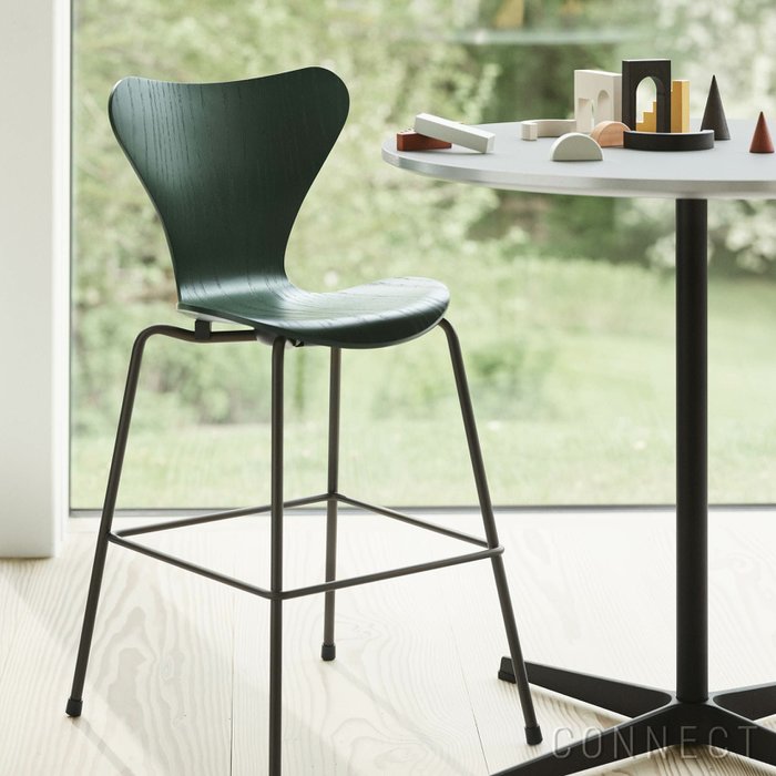 【フリッツ ハンセン/FRITZ HANSEN / GOODS】のSERIES7(セブンチェア)/子供用ハイチェア/エバーグリーン/ブラウンブロンズ脚 インテリア・キッズ・メンズ・レディースファッション・服の通販 founy(ファウニー) https://founy.com/ テーブル Table, Dining Table ビビッド Vivid, Bright Tone フェルト Felt, Felt Fabric モダン Modern, Contemporary ホーム・キャンプ・アウトドア・お取り寄せ Home Living / Home & Lifestyle / Camping Gear / Outdoor Camping 家具・インテリア Home Furniture & Interior. Stylish & Functional Living Spaces その他 インテリア雑貨、家具 Home Decor & Furniture Extras |ID: prp329100004965785 ipo3291000000037254819