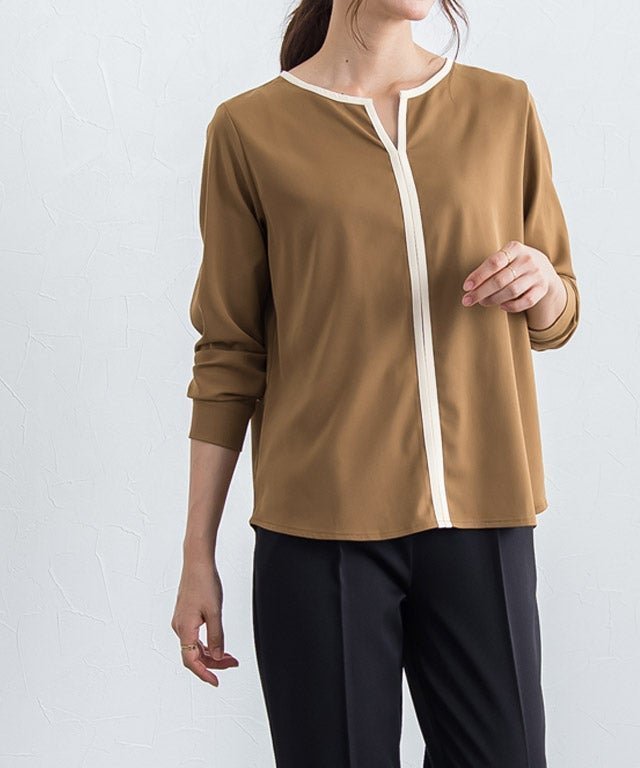 【ピエロ/Pierrot】の配色キーネックブラウス インテリア・キッズ・メンズ・レディースファッション・服の通販 founy(ファニー) 　ファッション　Fashion　レディースファッション　Fashion for Women　トップス・カットソー　Cut & Sew Tops　シャツ・ブラウス・オフィスカジュアル　Elegant Blouses & Button-Ups　シンプル　Simple, Minimal　パイピング　Piping, Trim Design　プチプライス・低価格　Affordable / Budget Price　エレガント 上品　Elegant　163cm / キャメルベージュ / M|ID: prp329100001119690 ipo3291000000036069002