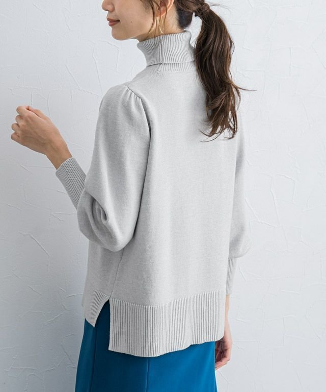 【ピエロ/Pierrot】のもっちりカシミヤタッチボリュームスリーブタートルニット インテリア・キッズ・メンズ・レディースファッション・服の通販 founy(ファニー) 　ファッション　Fashion　レディースファッション　WOMEN　トップス・カットソー　Tops/Tshirt　ニット　Knit Tops　ボリュームスリーブ / フリル袖　Volume Sleeve　カシミヤ　Cashmere　ギャザー　Gather　スリット　Slit　プチプライス・低価格　Affordable　ライトグレー|ID: prp329100002074047 ipo3291000000031216337