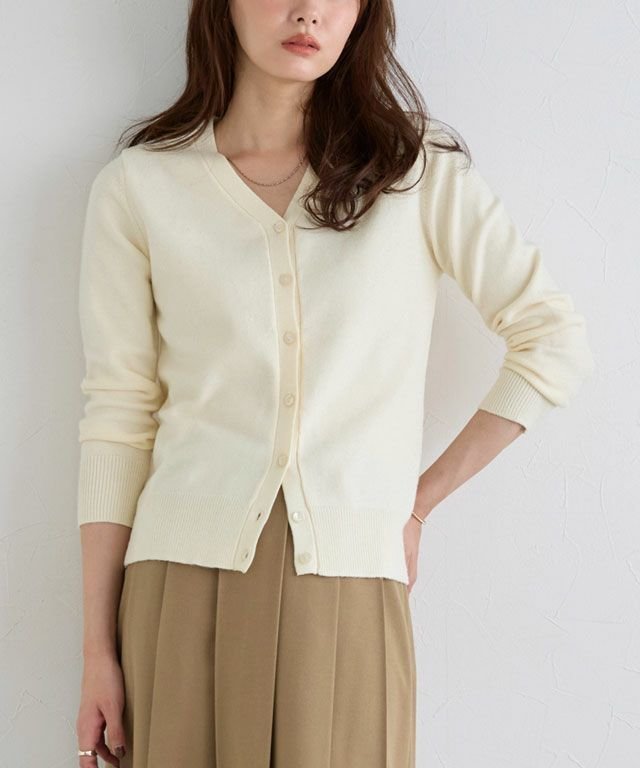 【ピエロ/Pierrot】のプレミアムカシミヤタッチカーディガン インテリア・キッズ・メンズ・レディースファッション・服の通販 founy(ファニー) 　ファッション　Fashion　レディースファッション　Fashion for Women　トップス・カットソー　Cut & Sew Tops　カーディガン・羽織り　Layered Style Cardigans　送料無料　Free Shipping　アンサンブル　Ensemble Set　カーディガン　Cardigan, Knitwear　シンプル　Simple, Minimal　プチプライス・低価格　Affordable / Budget Price　ベーシック　Basic, Essential　167cm / アイボリー / M|ID: prp329100002690387 ipo3291000000034283390