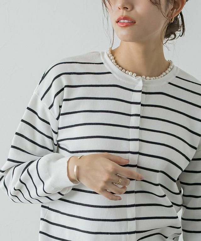 【ピエロ/Pierrot】のマルチwayコットンタッチニットカーディガン インテリア・キッズ・メンズ・レディースファッション・服の通販 founy(ファニー) 　ファッション　Fashion　レディースファッション　Fashion for Women　トップス・カットソー　Cut & Sew Tops　ニット　Knit Tops & Sweaters　カーディガン・羽織り　Layered Style Cardigans　シンプル　Simple, Minimal　パール　Pearl, Pearl Accent　プチプライス・低価格　Affordable / Budget Price　夏　Summer　オフホワイト×ブラック|ID: prp329100003721364 ipo3291000000035590158