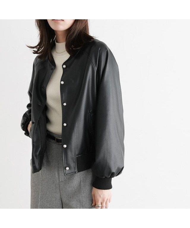 【ピエロ/Pierrot】のパールボタンフェイクレザーブルゾン インテリア・キッズ・メンズ・レディースファッション・服の通販 founy(ファニー) https://founy.com/ ファッション Fashion レディースファッション Fashion for Women アウター Coat / Outerwear Collection レディースジャケット・軽アウター Jackets ブルゾンジャケット・スポーティアウター Blouson Jackets パール Pearl, Pearl Accent フェイクレザー Faux Leather, PU Leather ブルゾン Blouson, Bomber Jacket プチプライス・低価格 Affordable / Budget Price |ID: prp329100003721379 ipo3291000000035936019
