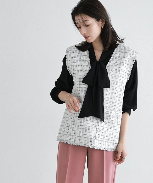 【ピエロ/Pierrot】のツイードフリンジベスト インテリア・キッズ・メンズ・レディースファッション・服の通販 founy(ファニー) ファッション Fashion レディースファッション Fashion for Women アウター Coat / Outerwear Collection トップス・カットソー Cut & Sew Tops ベスト&ジレ / 重ね着スタイル Vests & Gilets インナー Innerwear シンプル Simple, Minimal チェック Check, Plaid, Tartan ツイード Twill, Twill Weave トレンド Trend, Trending Now フリンジ Fringe, Tassel プチプライス・低価格 Affordable / Budget Price ポケット Pocket, Pocket Detail モノトーン Monotone, Black and White エレガント 上品 Elegant オフホワイト|ID: prp329100003721412 ipo3291000000035935878