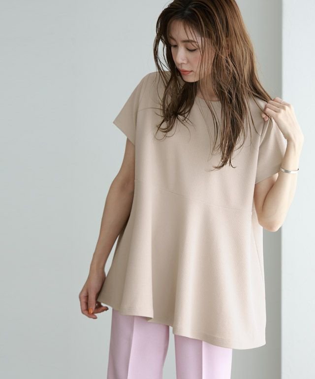 【ピエロ/Pierrot】のエンボスジャカードフレアトップス インテリア・キッズ・メンズ・レディースファッション・服の通販 founy(ファニー) 　ファッション　Fashion　レディースファッション　WOMEN　トップス・カットソー　Tops/Tshirt　シンプル　Simple　ジャカード　Jacquard　トレンド　Trend　フレア　Flare　プチプライス・低価格　Affordable　無地　Plain Color　ベージュ|ID: prp329100003721509 ipo3291000000027767530